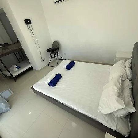 Mulberry Retreat 0,5km From Everything וילה קורל ביי